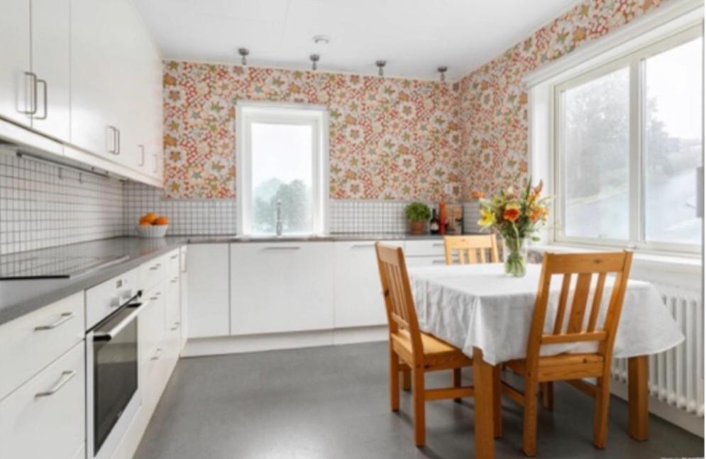 Cheerful Three Room Villa At Stroemstad City Center Exterior foto